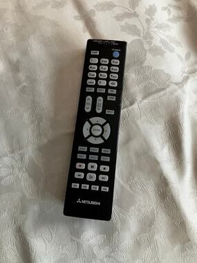 Mitsubishi Medallion 3331RA1-00 TV Remote Control OEM Tested Working